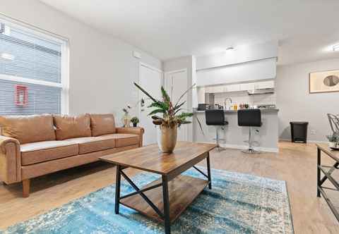 Others Stylish 1BR Near UT Highland Evonify