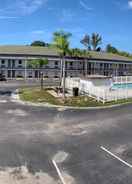 Imej utama Motel 6 New Port Richey, FL