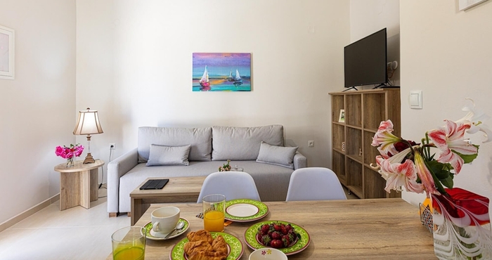 อื่นๆ Aretousa apt Cosy Stay Just 20m From the Beach