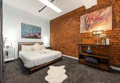 Others 4 StayCentral - Heritage Warehouse Retreat