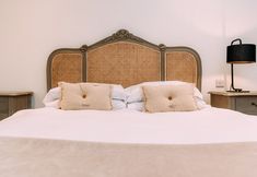 อื่นๆ 6 The Coachmen