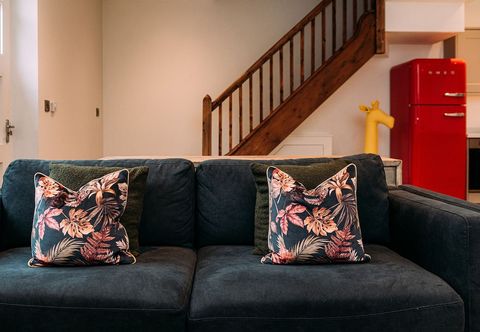 อื่นๆ The Coachmen