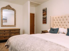 อื่นๆ 4 The Coachmen