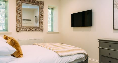 其他 2 The Groomsmen