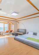 Room Geoje Daesan Oceanview Spa Pension