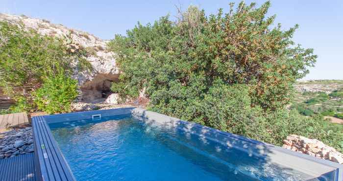 Others Is'siejna Pool & Spa Villa + Cottage