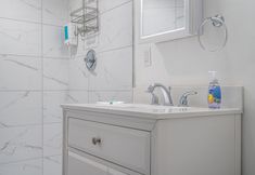 其他 7 Purple Pelican by Opus (Suite 1)