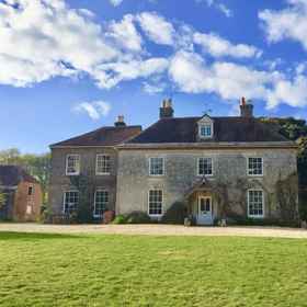 Primary image 1 Manor House Moreton - Entire Holiday Home, Langton Matravers Hotels