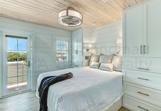 Others 5 226 South Fletcher 3rd Floor 3 Bedroom Home by RedAwning