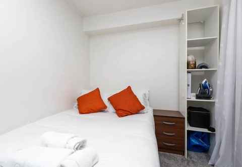 Others 1 Bedroom Light Studio Flat in Surrey Quays