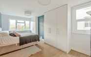 Others 6 Homely 1-bed Apartment in Vibrant Zone 3 London