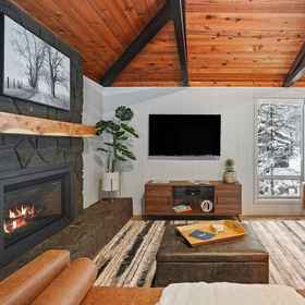 Primary image 1 12 Quartz Mountain 2 Bedroom Home by RedAwning, White Elm Ln 15 Hotels