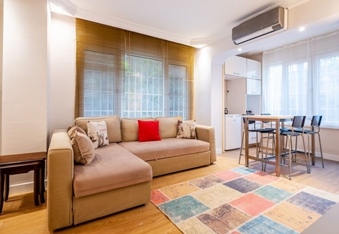 อื่นๆ Vibrant Flat Close to Zorlu Center With Backyard