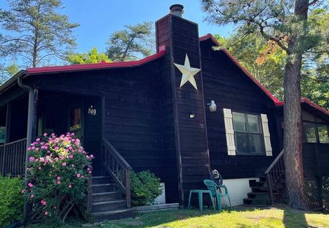 其他 Mountaintop Hideaway 2 Bedroom Cabin by Redawning