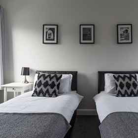 Primary image 1 House - Sleeps 4 - Pet Friendly - Parking - Garden, Chillingham Apartments