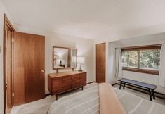 Others 3 55sw - Fireplace - D/w - W/d - Sleeps 4 2 Bedroom Condo by Redawning