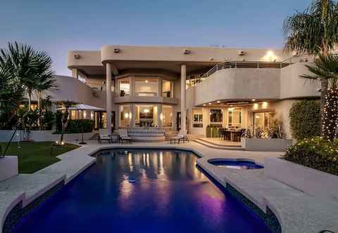 Others Stunning Private & Modern N. Scottsdale Estate!