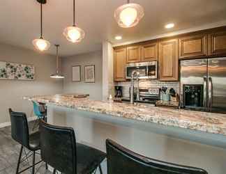 Others 2 Stylish Updated 2 Bdrm Near Old Town Scottsdale!