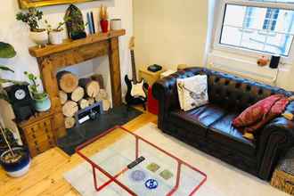 Others 4 Stylish and Light 2 Bedroom Flat in Bethnal Green