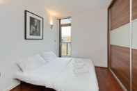 อื่นๆ Spacious Flat With Balcony Close to the River in Greenwich by Underthedoormat