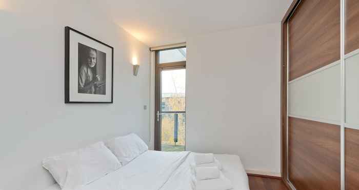 Others Spacious Flat With Balcony Close to the River in Greenwich by Underthedoormat