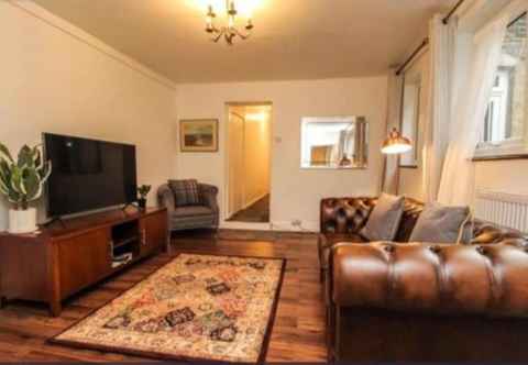 Others Charming 2-bed Apartment in Brentwood Free Parking
