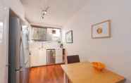 Lain-lain 5 Well-appointed Sunny 2 Bedroom Apartment in Northcote With Parking