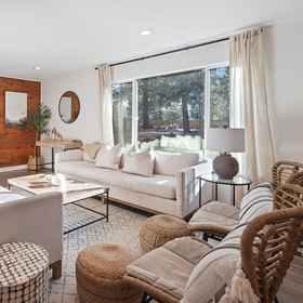 Primary image1Woodhaven 2 Bedroom Home by RedAwning,中俄勒冈社区学院飯店