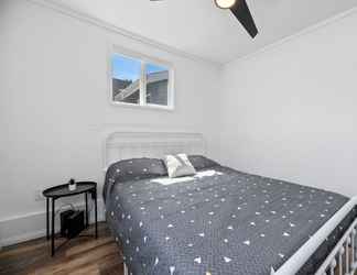 Khác 2 2225- Blue Bear 1 2 Bedroom Hotel Room by Redawning