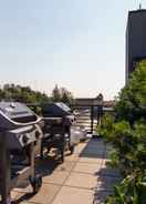 Imej utama Cozy & Bright Capitol Hill Condo W/ Rooftop Views! Condo by Redawning