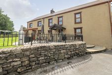 Lainnya Pant Teg Farm