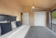 Others 6 Stunning Ocean Escape - Seaviews-Netflix