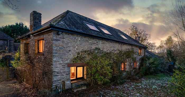 Lain-lain The Old Coach House - Converted Barn With Private Garden Parking and Fireplace