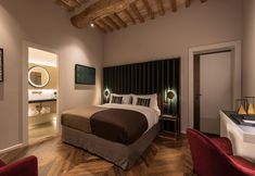 Others 5 Times Suites Guesthouse