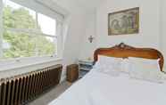 Others 2 Spacious Family House With Garden Near Battersea Park by Underthedoormat