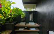 อื่นๆ 3 Cool and Contemporary Hilltop Villa With Ocean Views