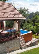 Imej utama Rustic Cottage With Heated Pool