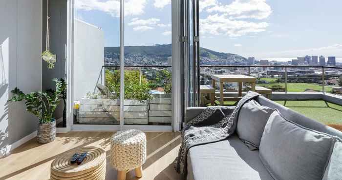 อื่นๆ Modern, Chic Penthouse With Mountain, City Sea Views