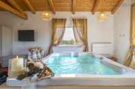 Lainnya Fabulous Breath-taking Cottage With Pool and Spa