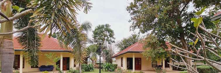 Others Beautiful Bungalow With a Communal Outdoor Pool and 2 km From the Sandy Beach