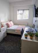 Room Lovely Homely Studio Available