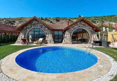 Others Amazing Stone House With Private Pool in Iznik
