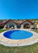 Imej utama Amazing Stone House With Private Pool in Iznik