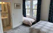 Others 6 Inviting Studio Flat in London, England