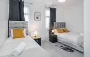 Others 5 Stunning Top 2 Bed Flat Tilbury Central Location