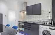 Others 4 Stunning Top 2 Bed Flat Tilbury Central Location