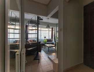 Others 2 Sleek Flat With Excellent View in Cihangir