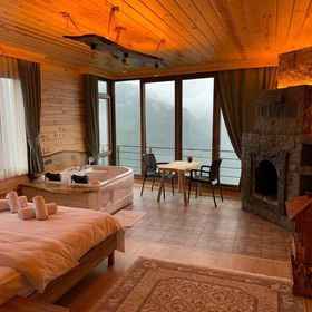 Room1Deroni Bungalov,Obelisco di San Gennaro飯店