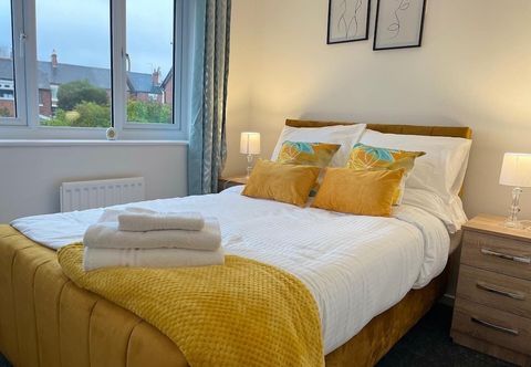 Others Beautiful 4 Bed Home With Free Parking