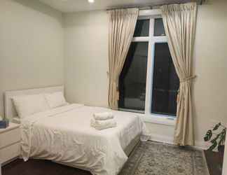 Lainnya 2 Luxurious Rooms in Pickering